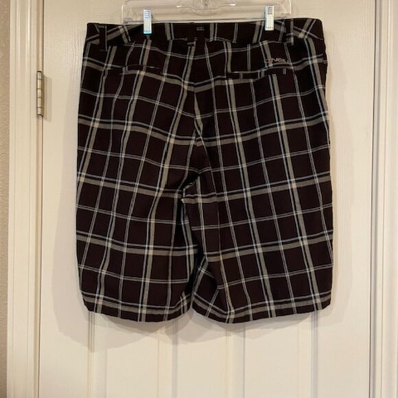 Men's O'Neill plaid shorts; sz. 3X waist, very good condition - Picture 3 of 4